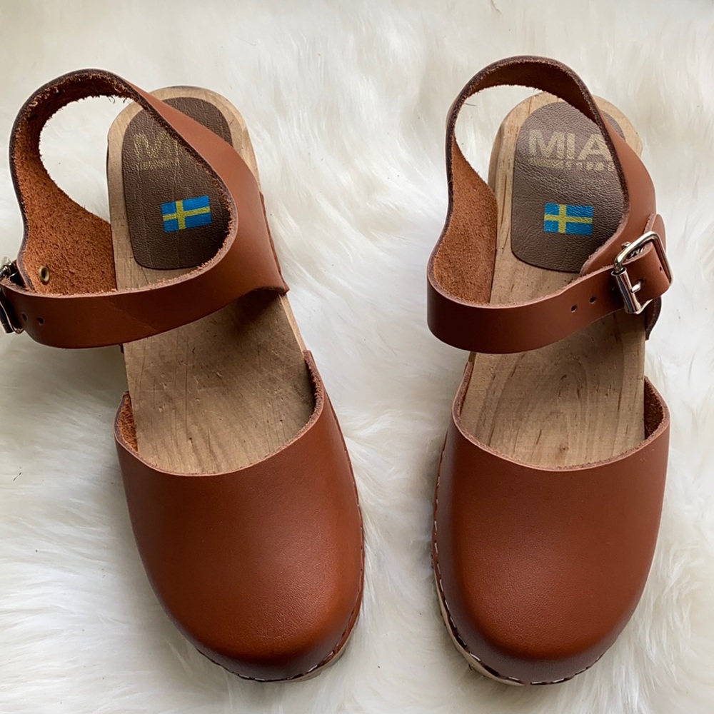 MIA brown clogs 38
